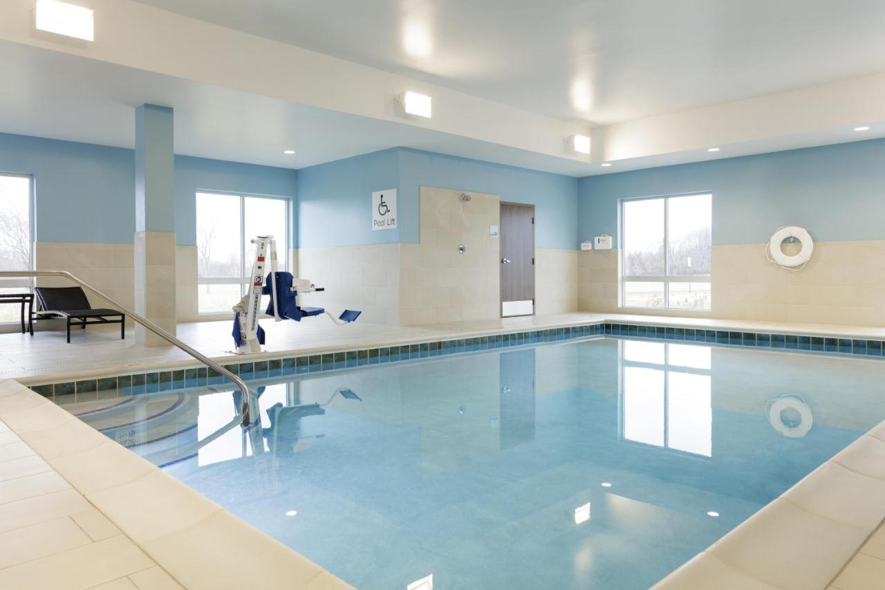 Holiday Inn Express Fremont By Ihg エクステリア 写真