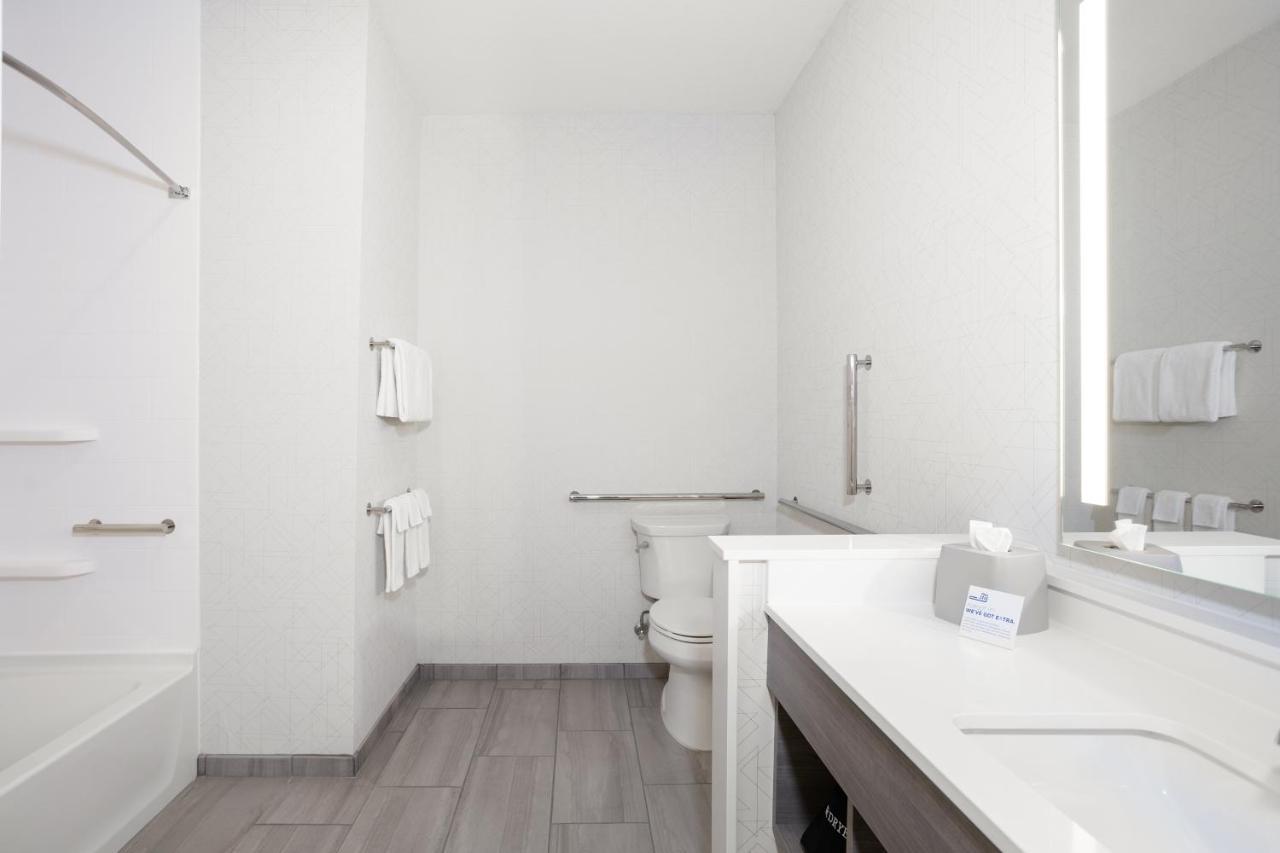 Holiday Inn Express Fremont By Ihg エクステリア 写真