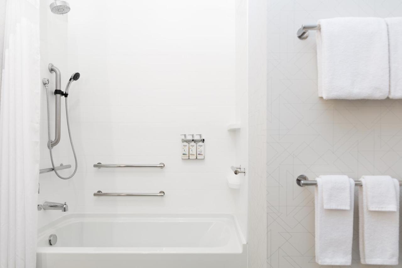 Holiday Inn Express Fremont By Ihg エクステリア 写真