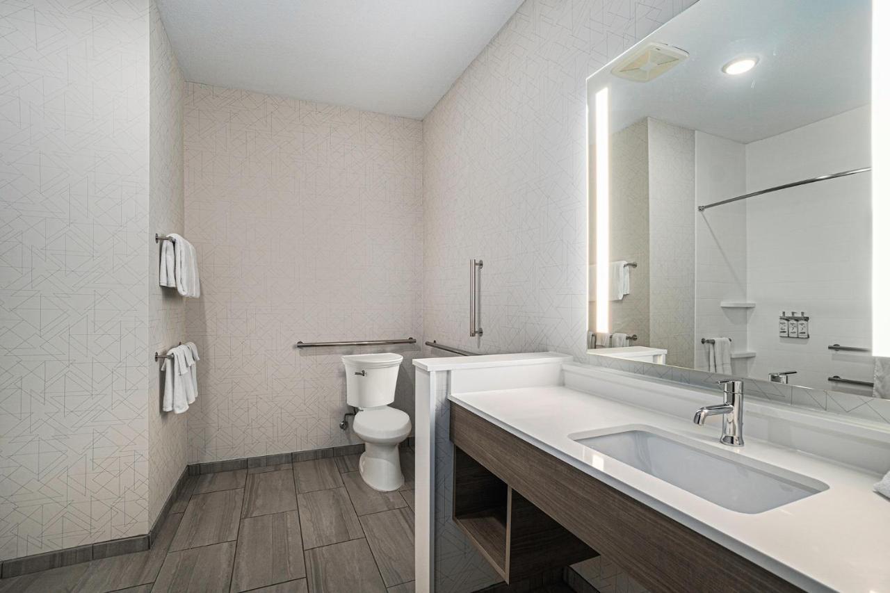 Holiday Inn Express Fremont By Ihg エクステリア 写真