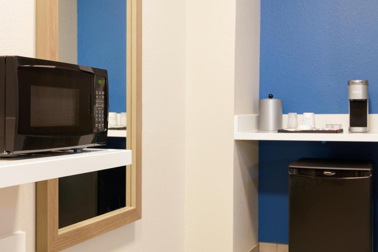 Holiday Inn Express Fremont By Ihg エクステリア 写真