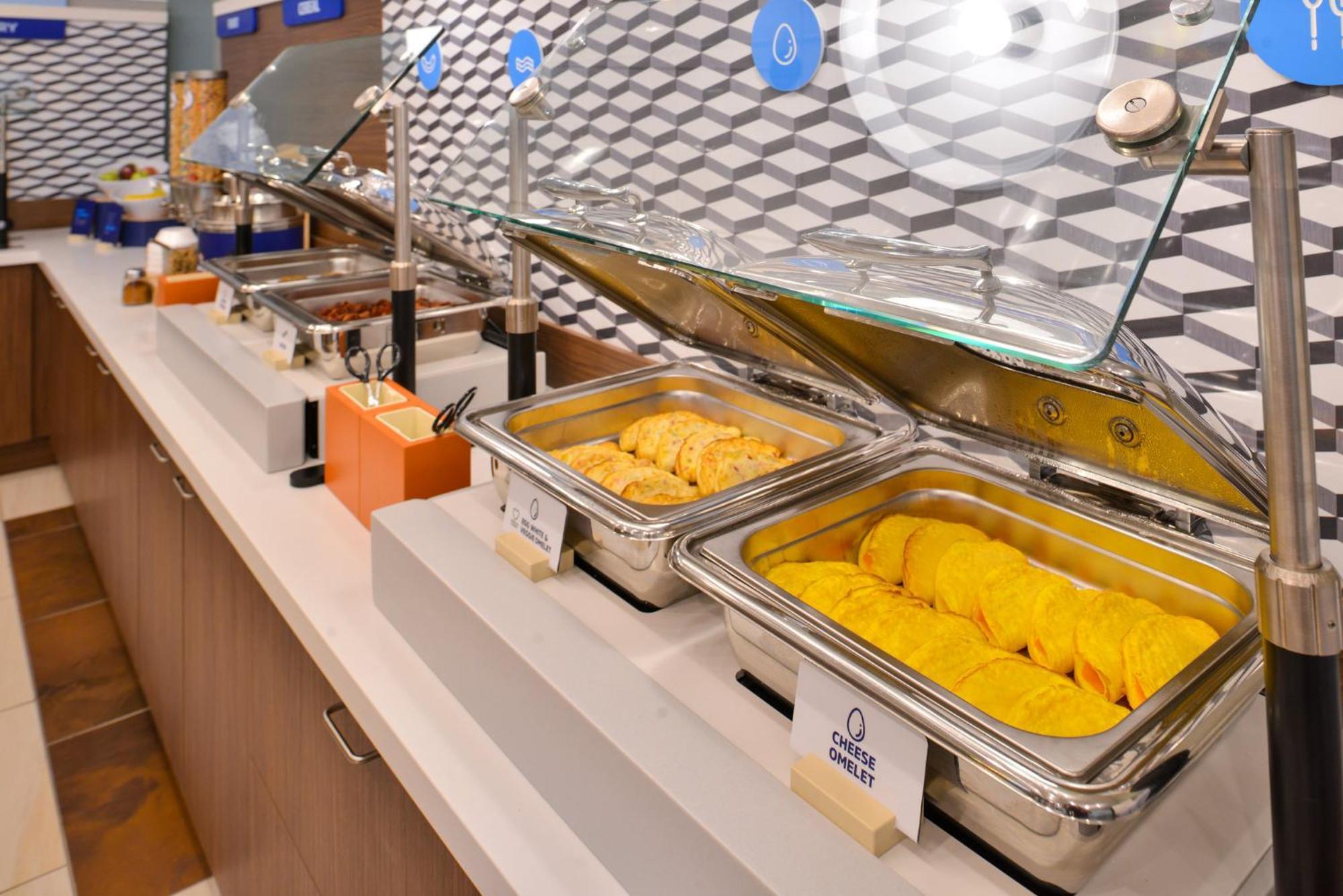 Holiday Inn Express Fremont By Ihg エクステリア 写真