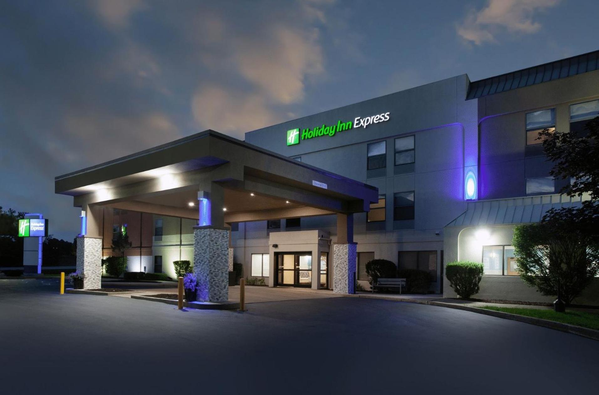 Holiday Inn Express Fremont By Ihg エクステリア 写真